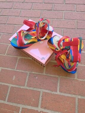 Mia by Dazzle Shoes Women's Size 9 Red Rainbow Colorful Ankle Strap Wedges